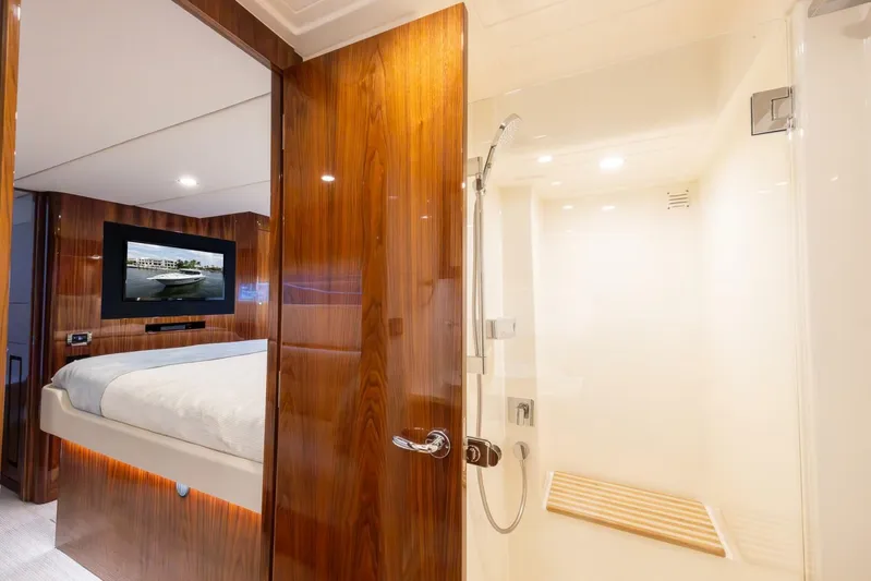 Zero Gravity Yacht Photos Pics 2020 Riviera 575 Suv - Image 29