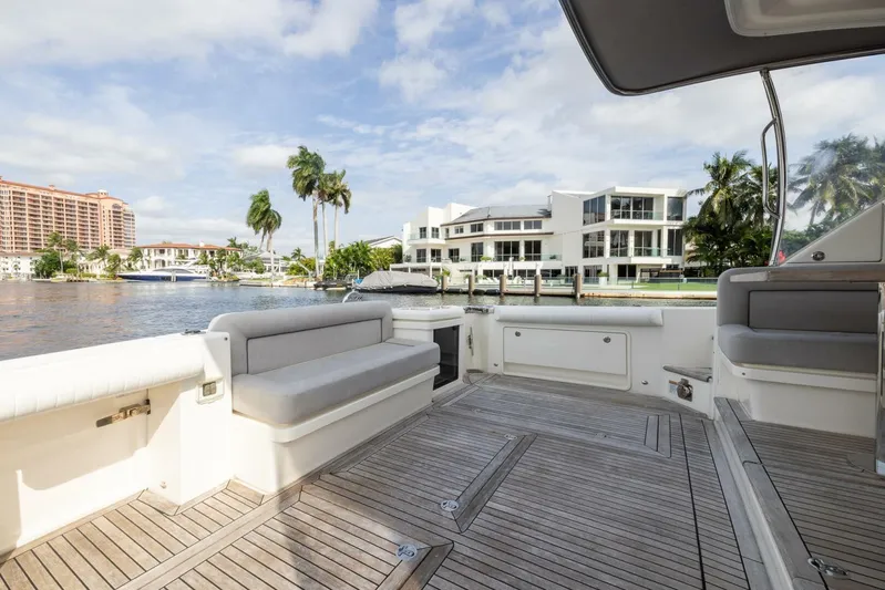 Zero Gravity Yacht Photos Pics 2020 Riviera 575 Suv - Image 10