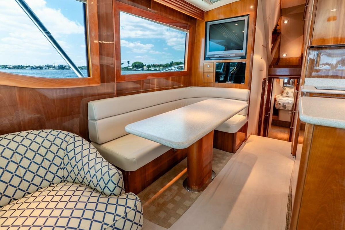 2005 Hatteras 50 