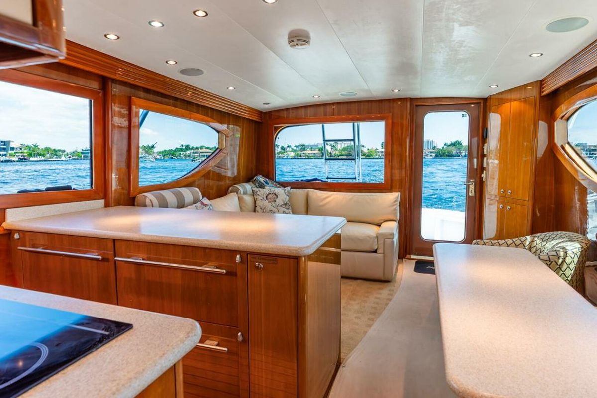 2005 Hatteras 50 