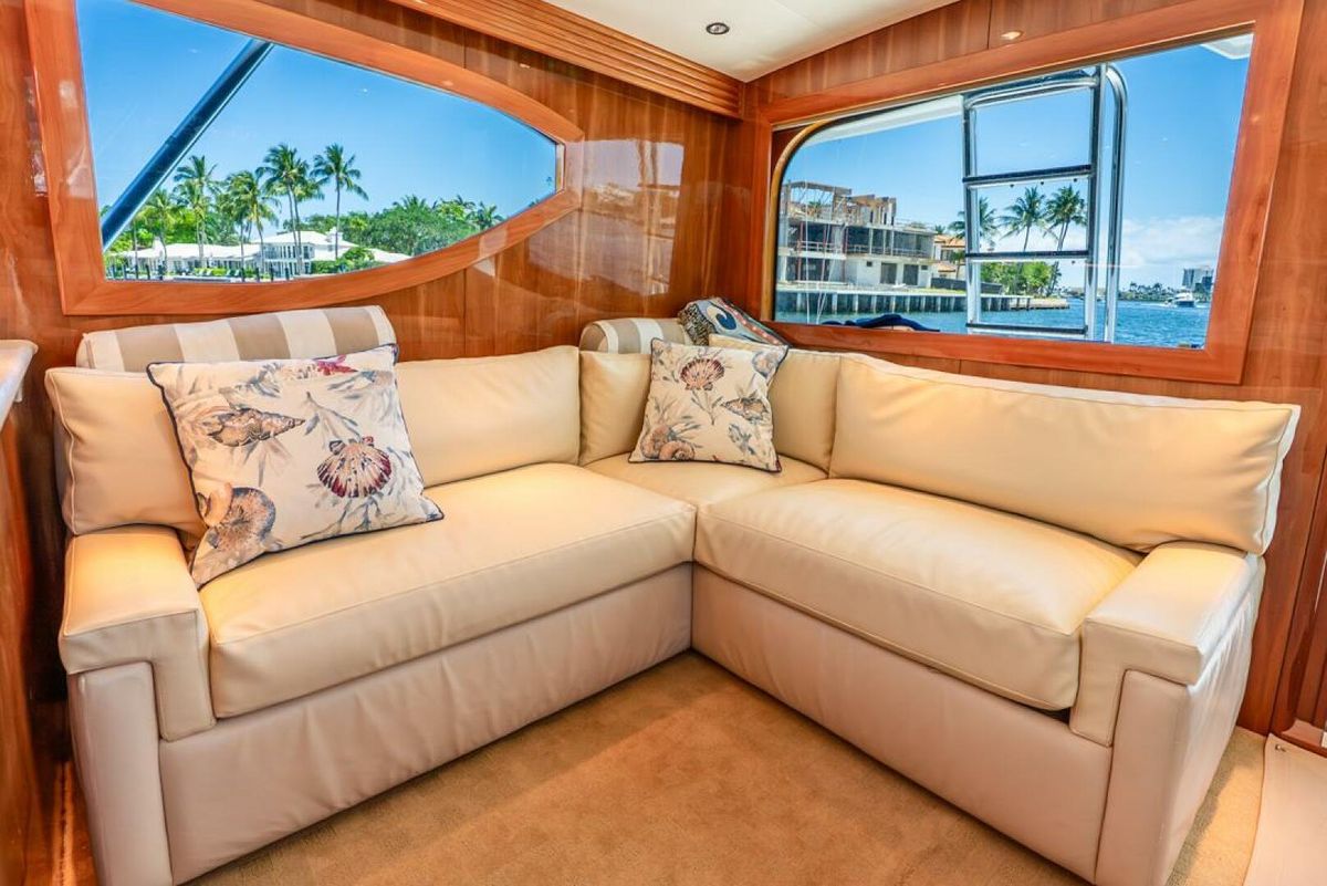 2005 Hatteras 50 