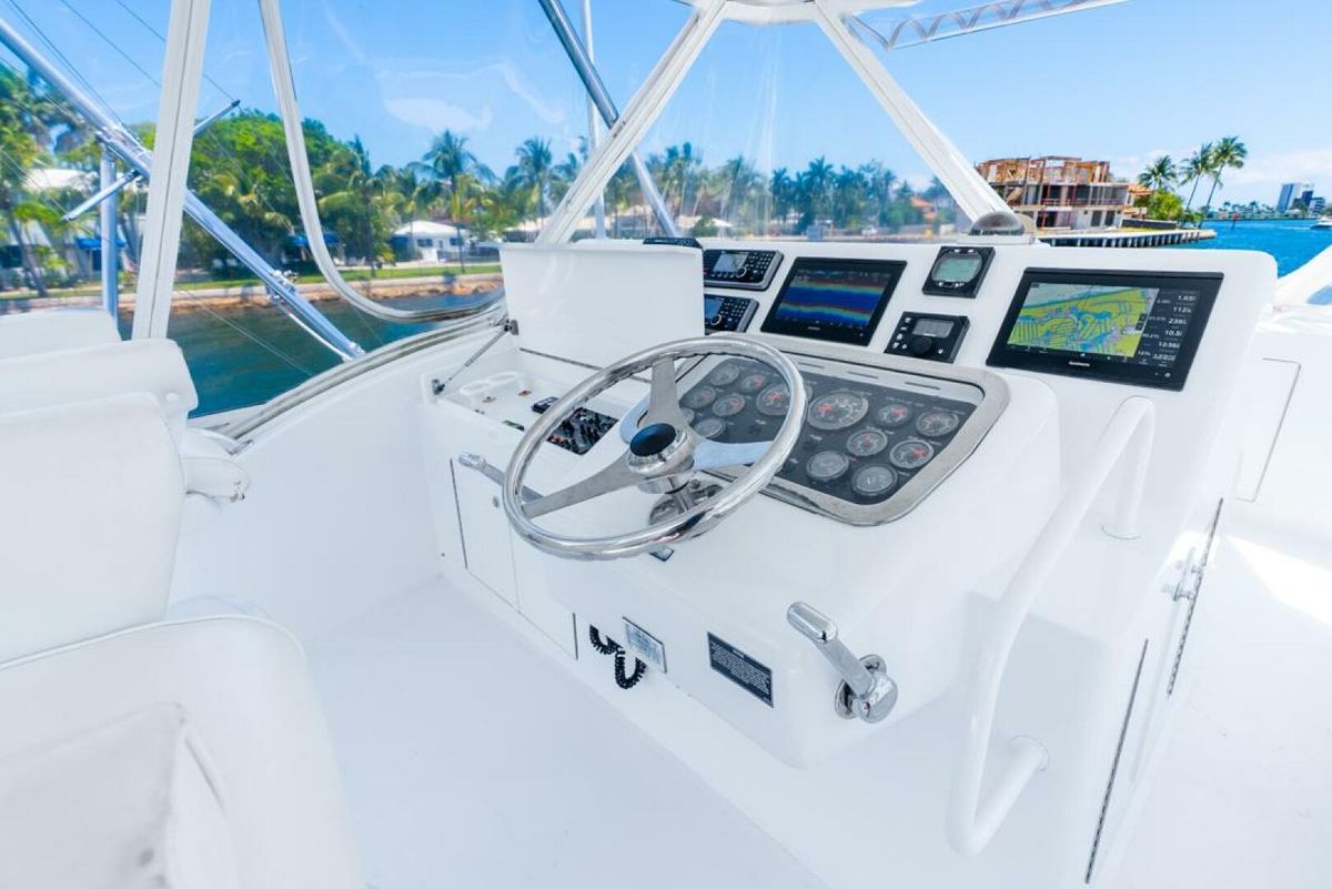 2005 Hatteras 50 