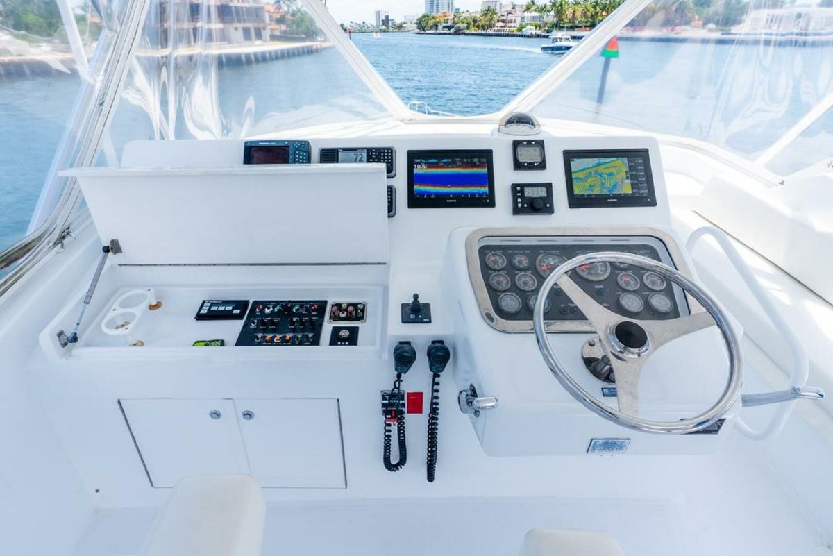 2005 Hatteras 50 