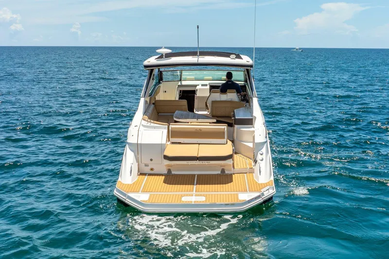 Venetia Yacht Photos Pics 2020 Sea Ray Sundancer 320 - Image 3