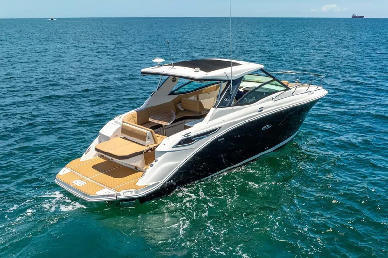 Venetia Yacht Photos Pics 2020 Sea Ray Sundancer 320 - Image 2