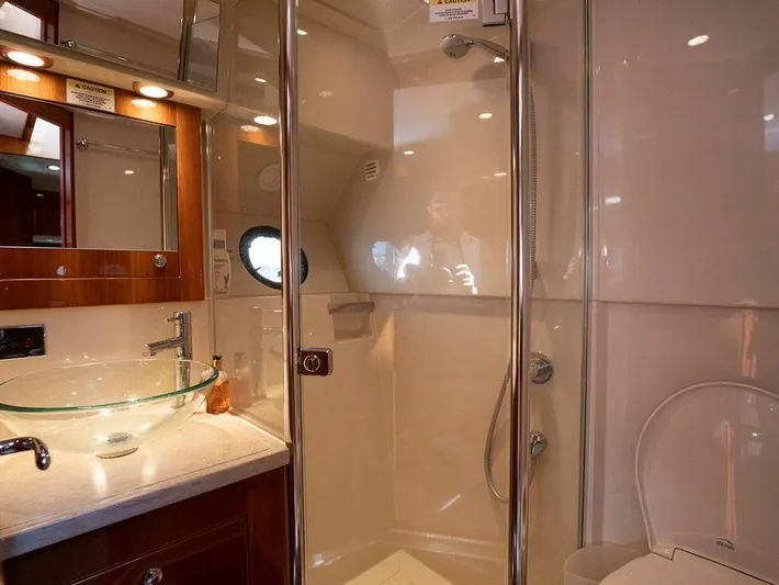  Yacht Photos Pics 2013 Riviera 5000 Sport Yacht - Image 27