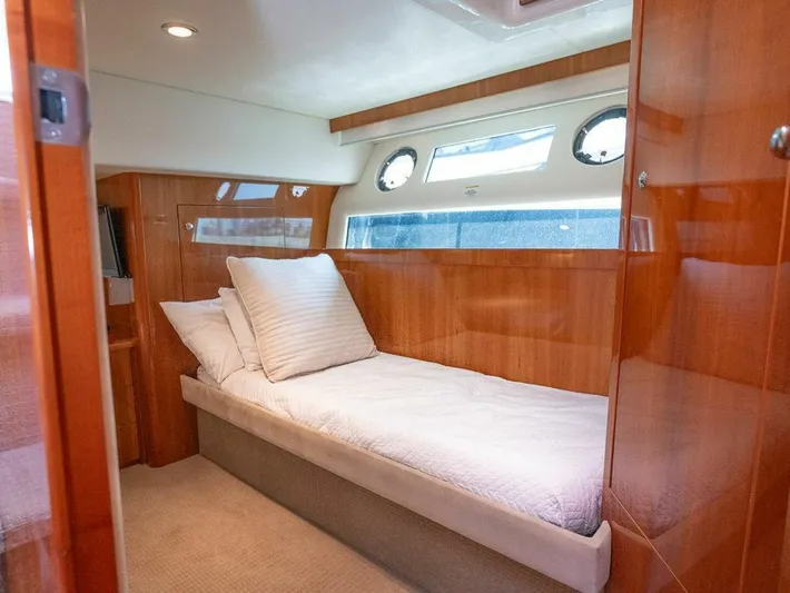  Yacht Photos Pics 2013 Riviera 5000 Sport Yacht - Image 35