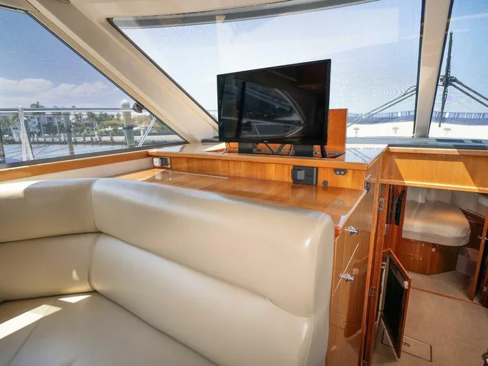  Yacht Photos Pics 2013 Riviera 5000 Sport Yacht - Image 20