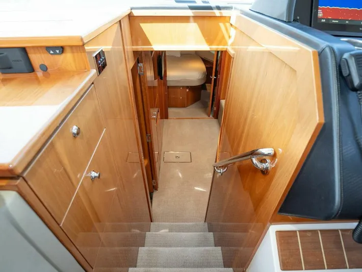  Yacht Photos Pics 2013 Riviera 5000 Sport Yacht - Image 24