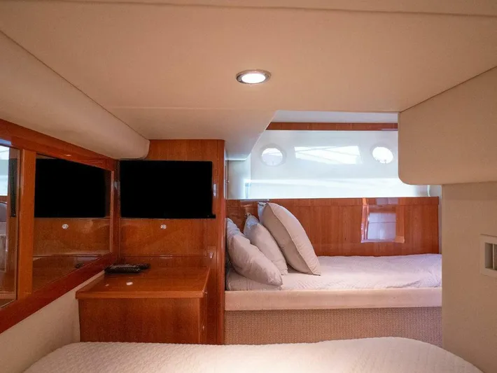  Yacht Photos Pics 2013 Riviera 5000 Sport Yacht - Image 38