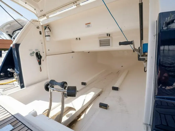  Yacht Photos Pics 2013 Riviera 5000 Sport Yacht - Image 41