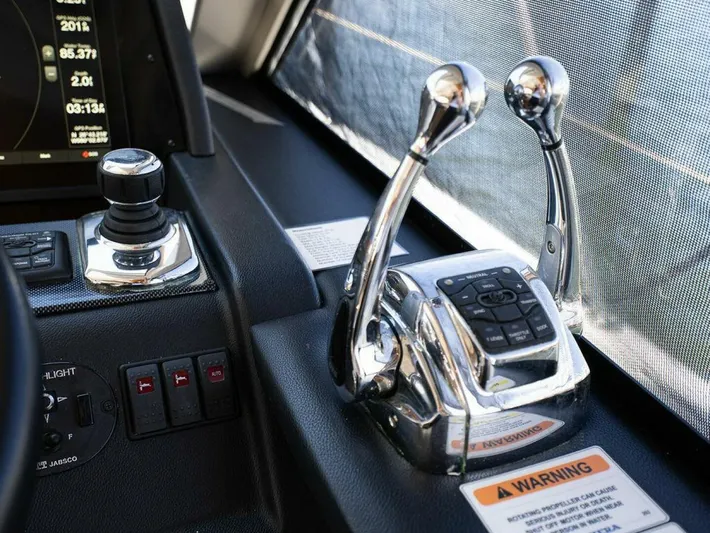  Yacht Photos Pics 2013 Riviera 5000 Sport Yacht - Image 23