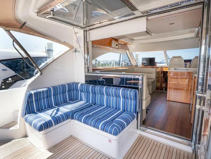  Yacht Photos Pics 2013 Riviera 5000 Sport Yacht - Image 9