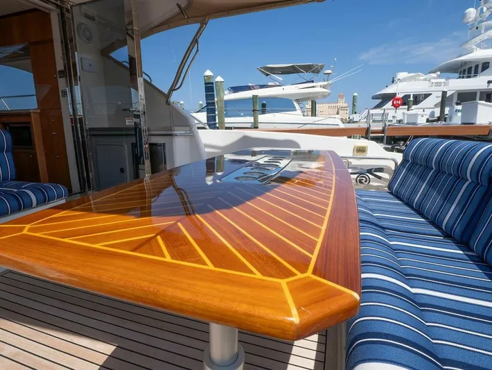  Yacht Photos Pics 2013 Riviera 5000 Sport Yacht - Image 8