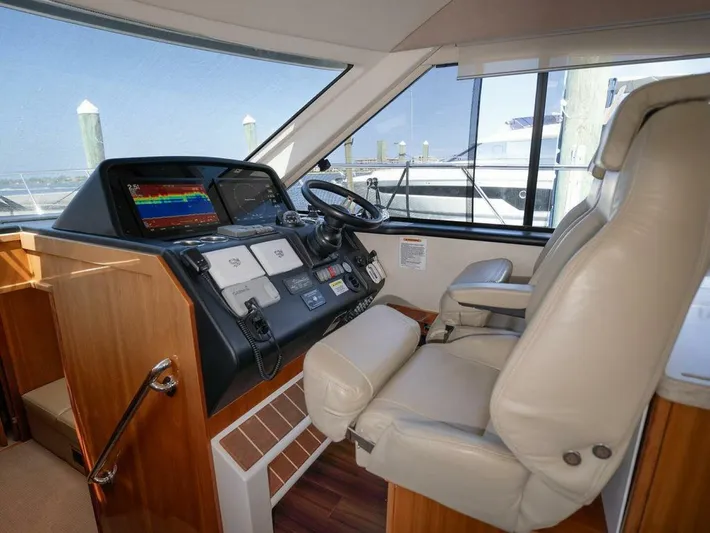  Yacht Photos Pics 2013 Riviera 5000 Sport Yacht - Image 21