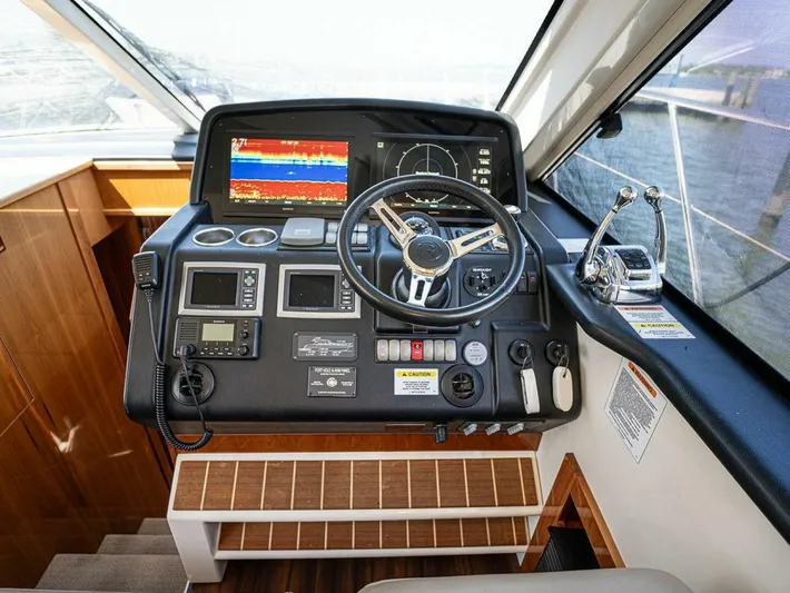  Yacht Photos Pics 2013 Riviera 5000 Sport Yacht - Image 22