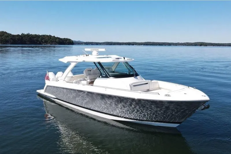 Diamond Pearl Yacht Photos Pics Sistership on the water.