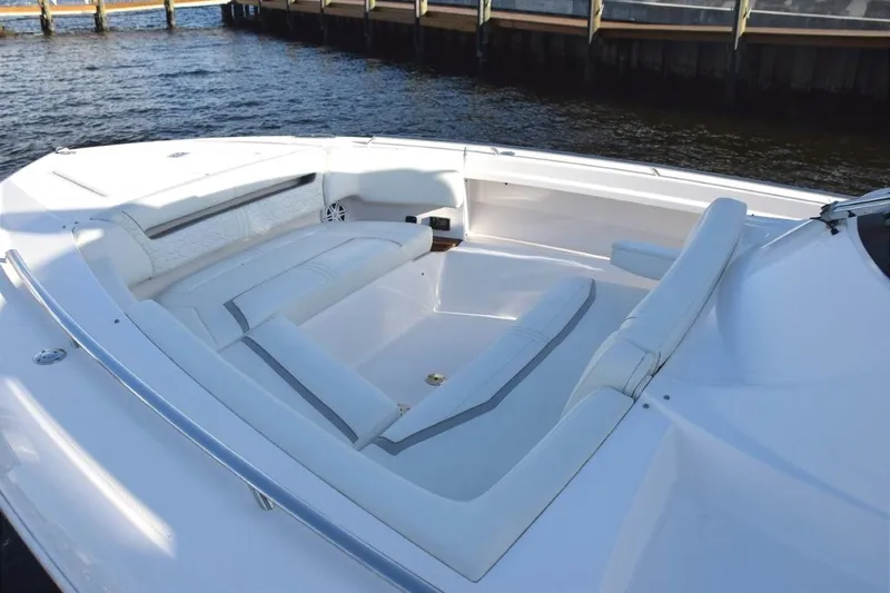 Diamond Pearl Yacht Photos Pics Comfortable forward seating - canvas cover when not in use.