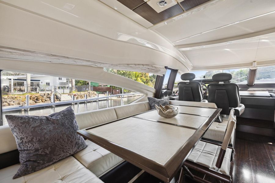 2013 Azimut 70