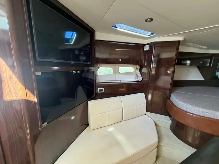 I'll Have Another Yacht Photos Pics Interior of 2016 Sea Ray Sundancer 350 yacht.