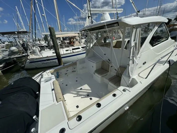  Yacht Photos Pics 2018 Pursuit Os 355 Offshore - Image 13