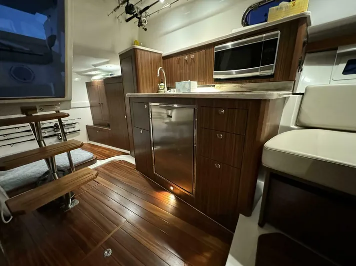  Yacht Photos Pics 2018 Pursuit Os 355 Offshore - Image 40