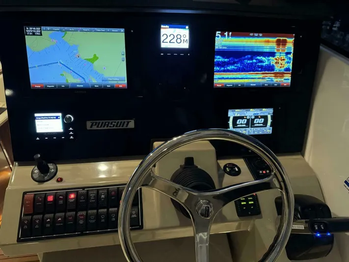  Yacht Photos Pics 2018 Pursuit Os 355 Offshore - Image 26