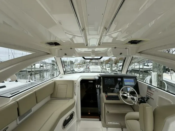  Yacht Photos Pics 2018 Pursuit Os 355 Offshore - Image 31