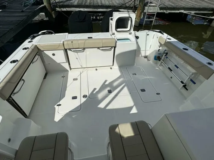  Yacht Photos Pics 2018 Pursuit Os 355 Offshore - Image 23