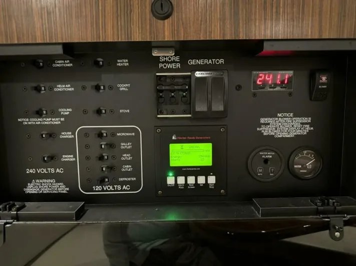  Yacht Photos Pics 2018 Pursuit Os 355 Offshore - Image 92