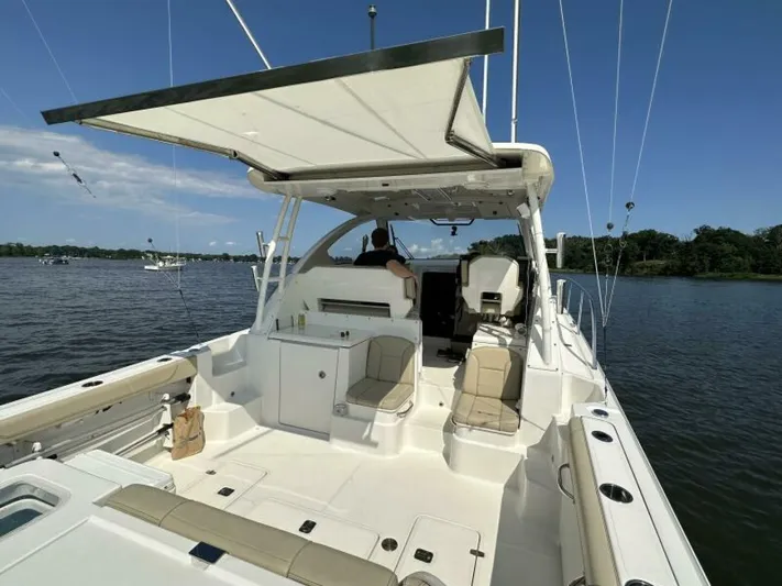  Yacht Photos Pics 2018 Pursuit Os 355 Offshore - Image 17