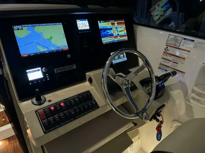  Yacht Photos Pics 2018 Pursuit Os 355 Offshore - Image 41