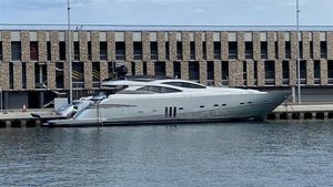 2008 Pershing 90