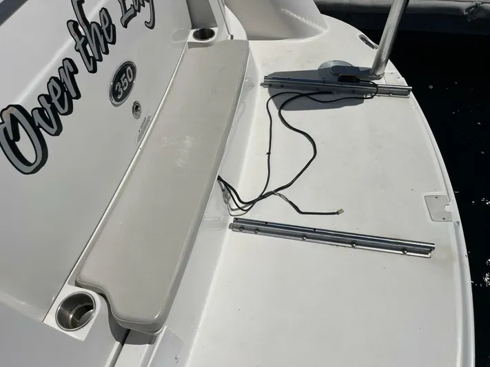  Yacht Photos Pics 2007 Rinker 350 Express Cruiser boat deck with wiring and seating area.