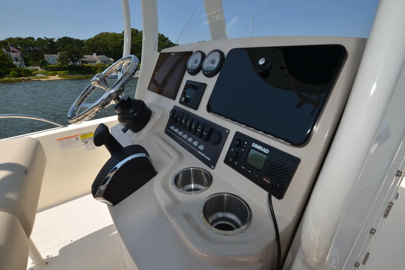 Boston Whaler 250 Yacht Photos Pics Helm Area