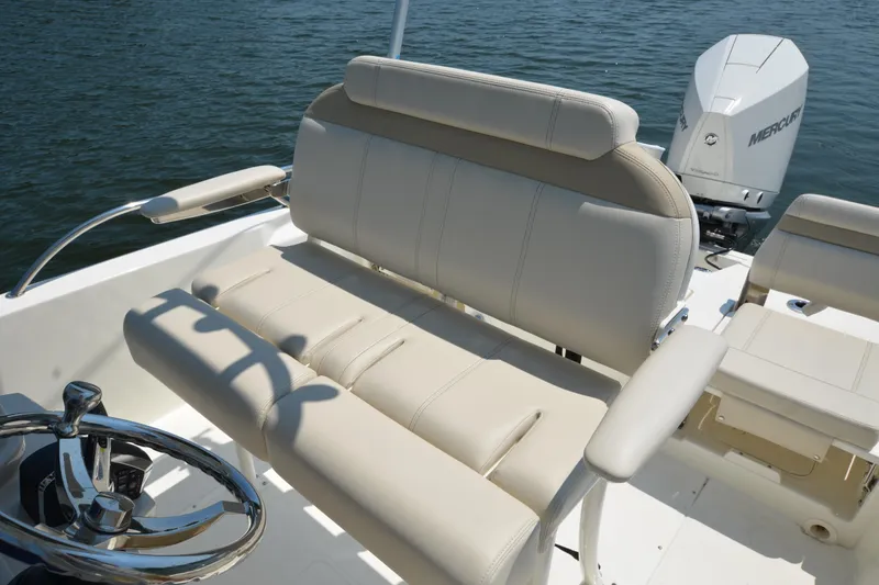 Boston Whaler 250 Yacht Photos Pics Helm Seat