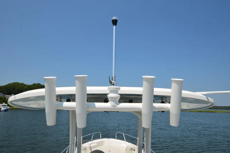 Boston Whaler 250 Yacht Photos Pics Rod Holders