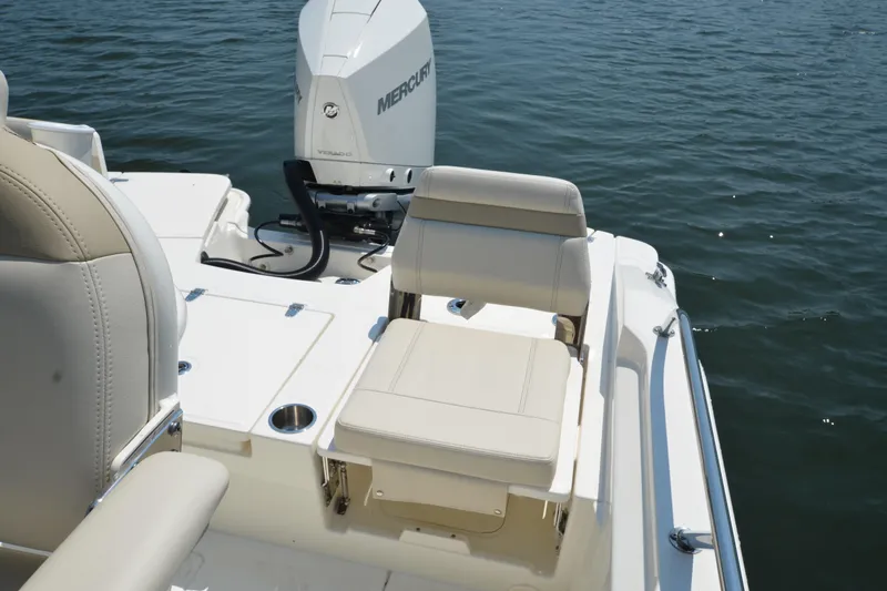 Boston Whaler 250 Yacht Photos Pics Aft Seat