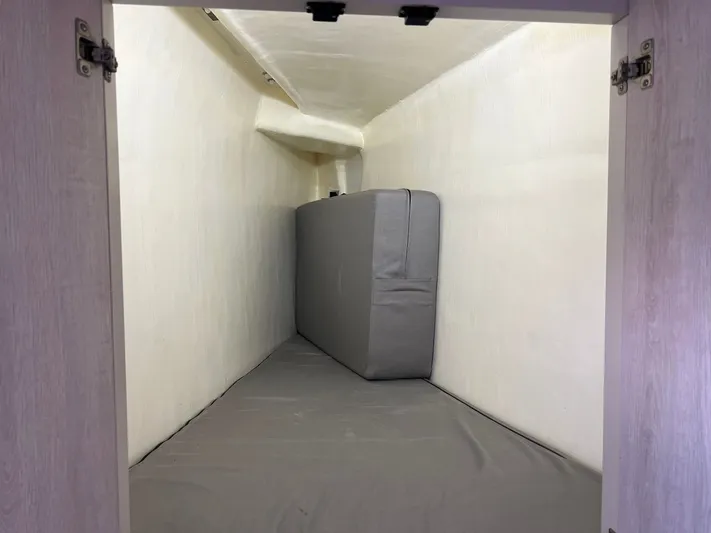 Frida Cat Yacht Photos Pics 2018 Leopard Power Cat Port Side Forward Stateroom