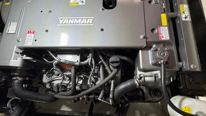 Frida Cat Yacht Photos Pics 2018 Leopard Power Cat Engine Room