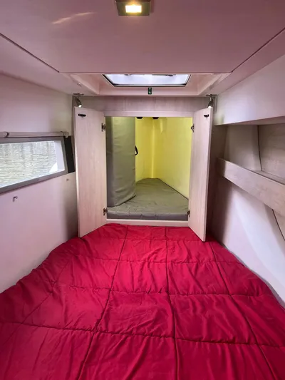 Frida Cat Yacht Photos Pics 2018 Leopard Power Cat Port Side Forward Stateroom