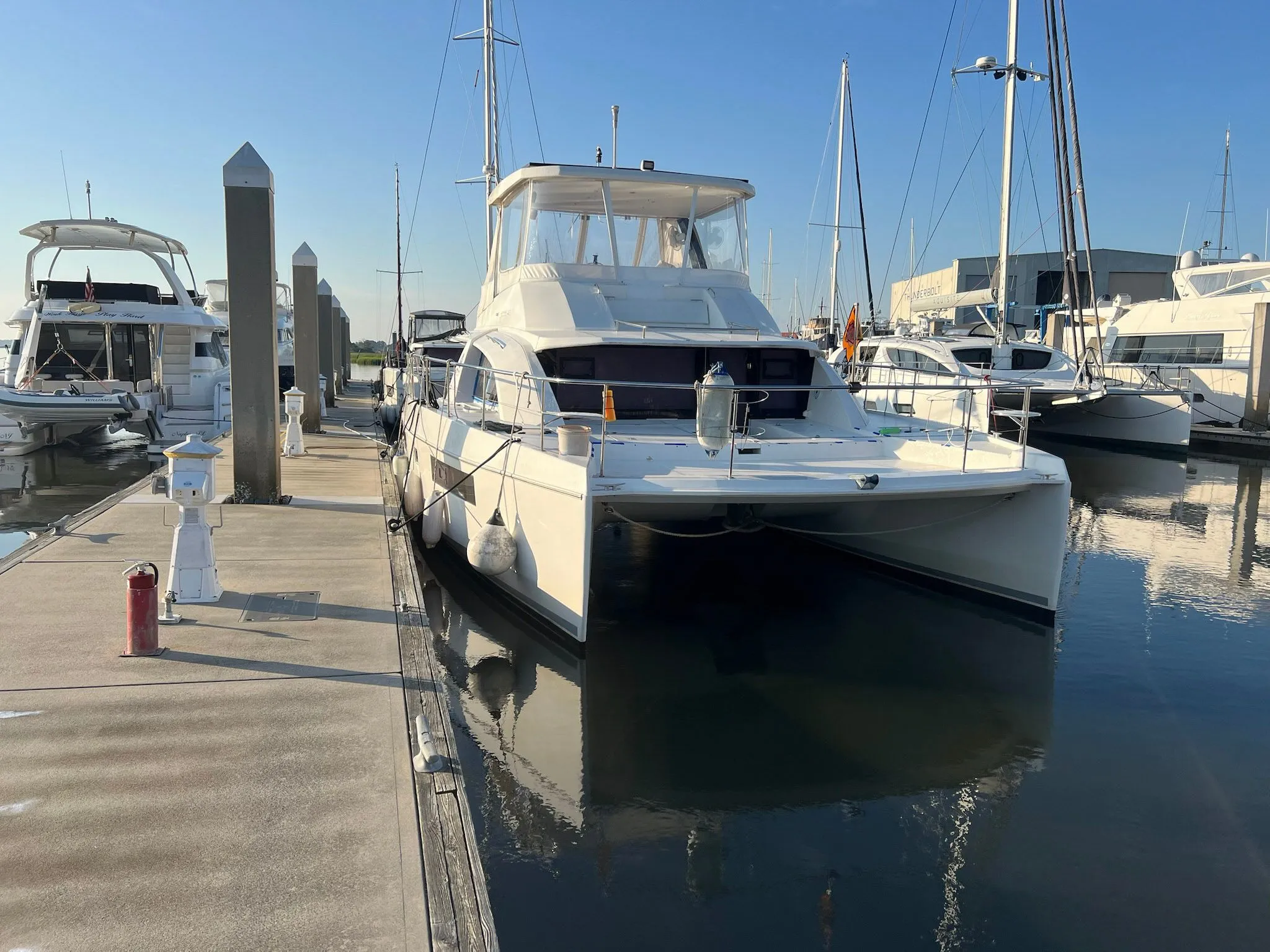 2018 Leopard Power Cat Exterior Bow