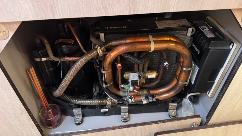 Frida Cat Yacht Photos Pics 2018 Leopard Power Cat