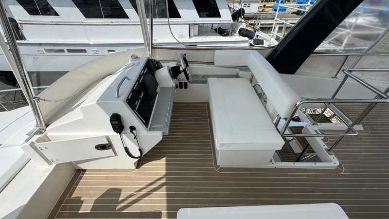 Frida Cat Yacht Photos Pics 2018 Leopard Power Cat Flybridge Helm