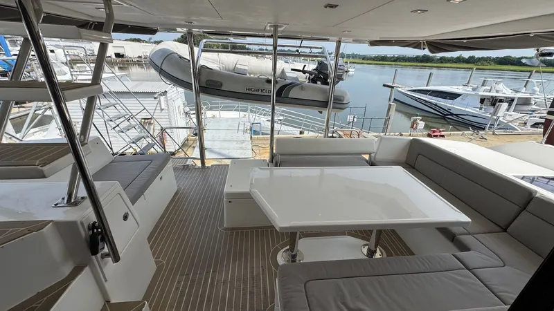 Frida Cat Yacht Photos Pics 2018 Leopard Power Cat Stern