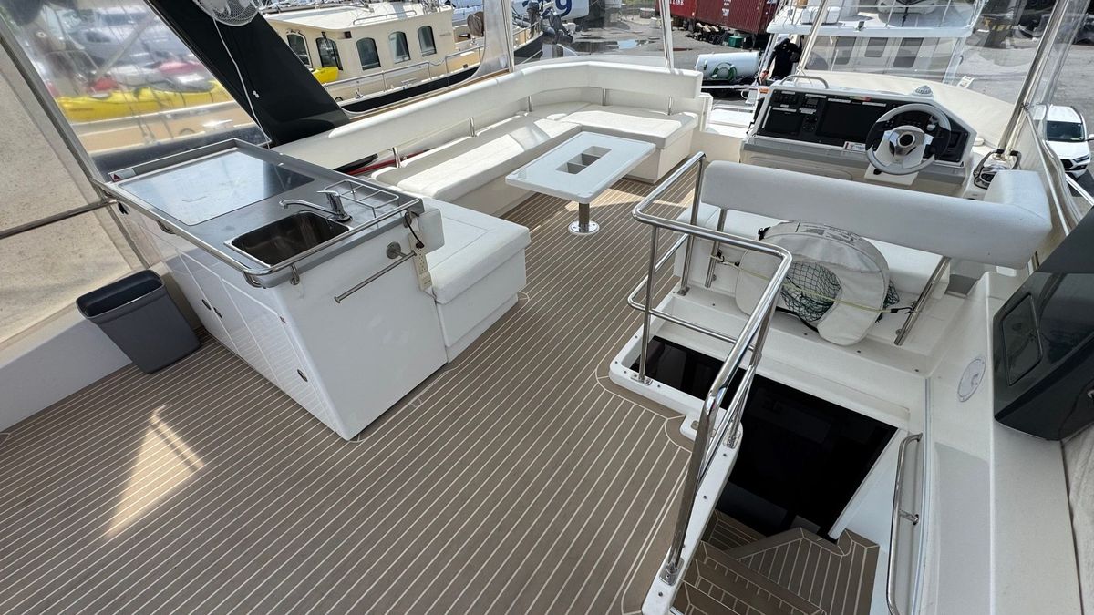 2018 Leopard 43 
