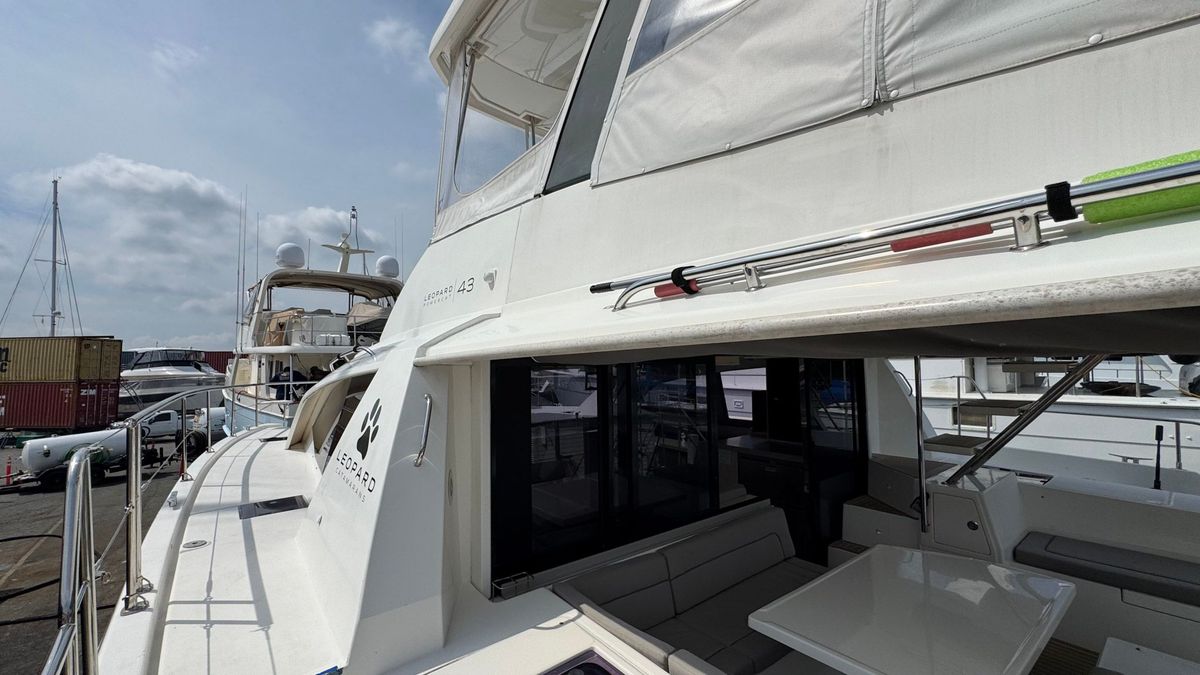 2018 Leopard 43 