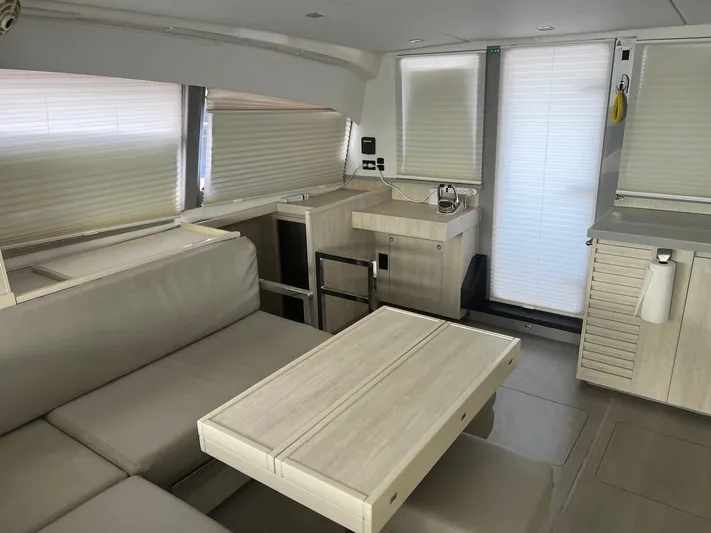 Frida Cat Yacht Photos Pics 2018 Leopard Power Cat Dinette