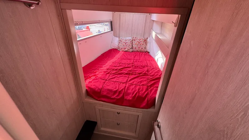 Frida Cat Yacht Photos Pics 2018 Leopard Power Cat Port Side Forward Stateroom