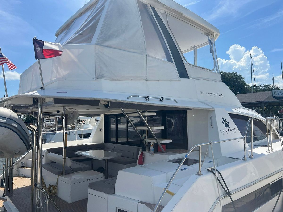 2018 Leopard 43 
